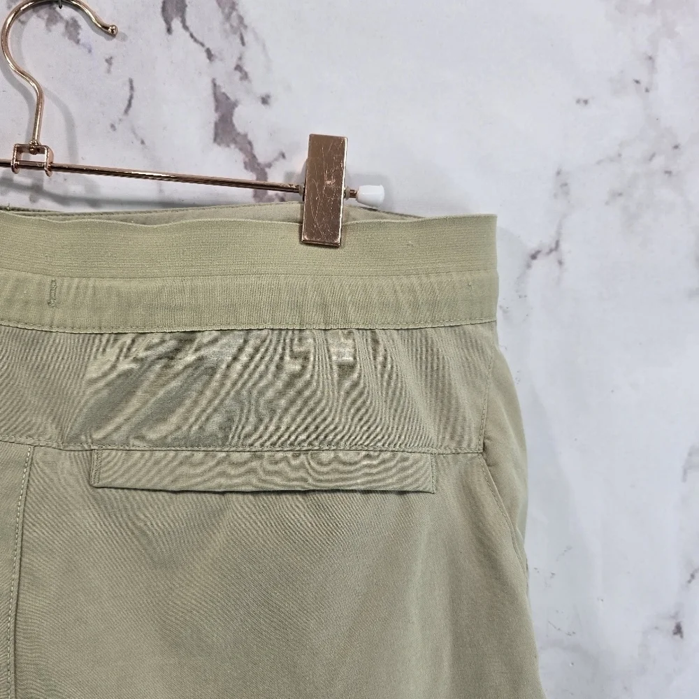 The North Face Shorts Men 30 Tan Khaki  Stretch Bermuda Elastic Climbing 8 Inch